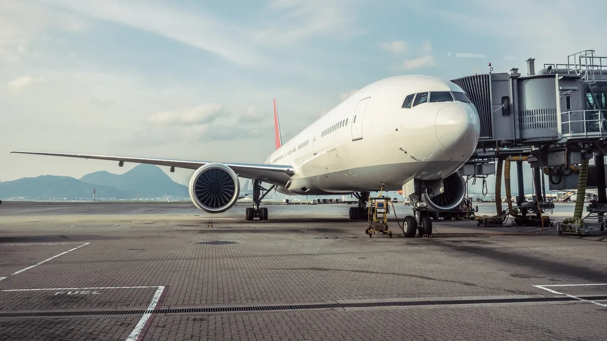 SkyWest Stock Trades Below Industry P/E Despite Steady Model
