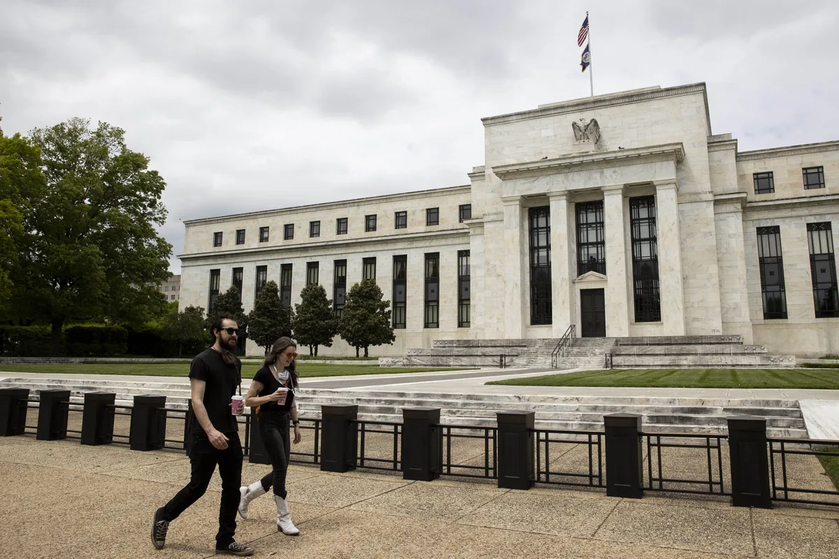 Fed Rate Hike: How It Affects Your Loans and Savings