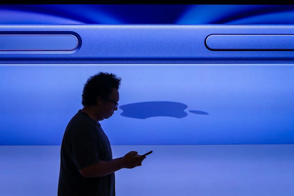 Apple Eyes $5 Trillion Club as Foldable iPhone Hype Builds