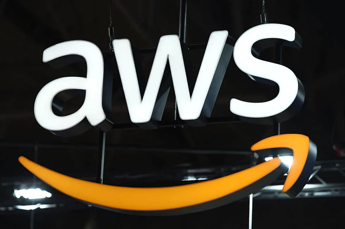 UBS Names Amazon, Palantir Among 14 Top Tech Stock Picks